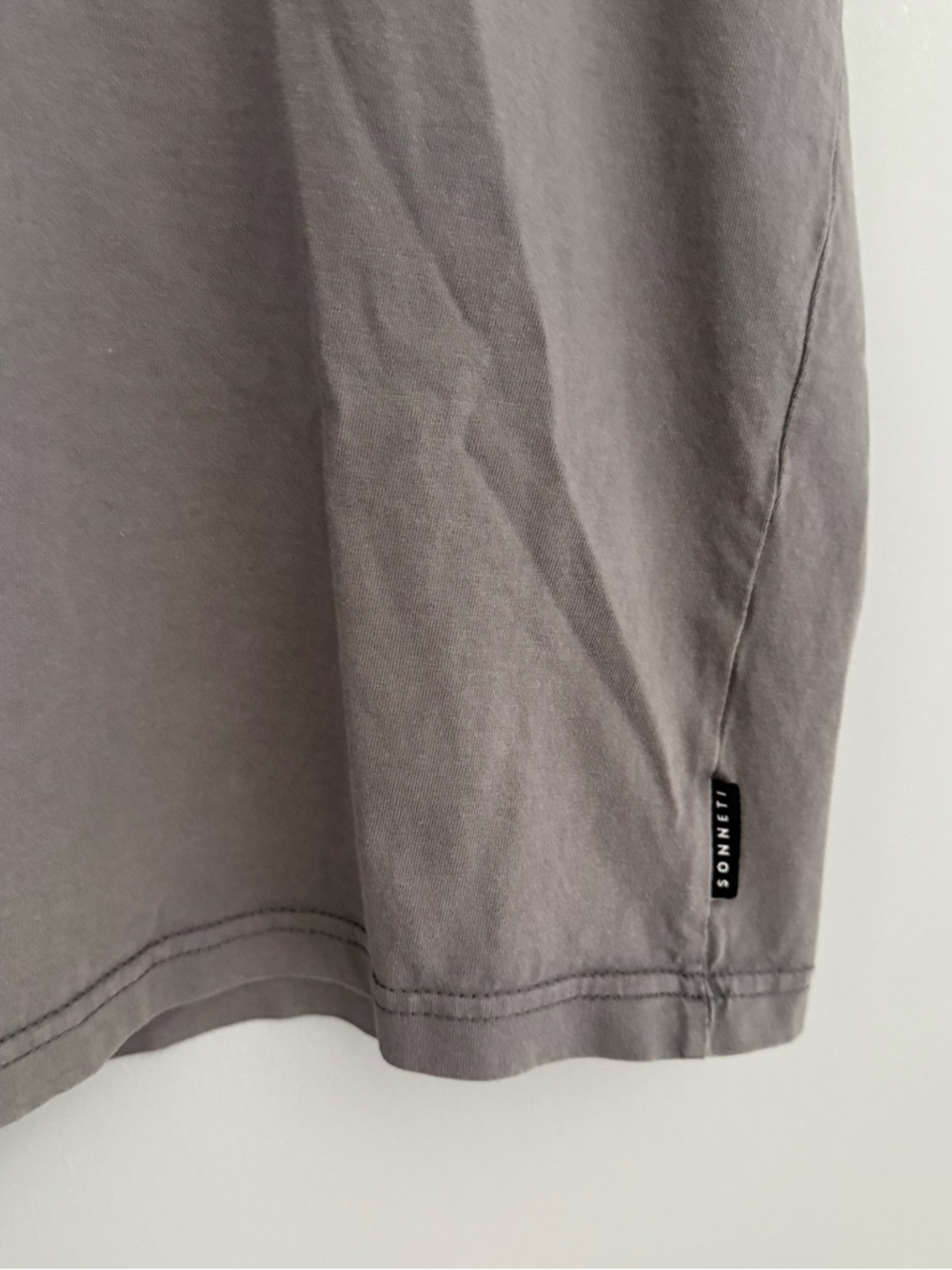SONNETI LONDON ESSENTIAL T-SHIRT - Picture 4 of 7